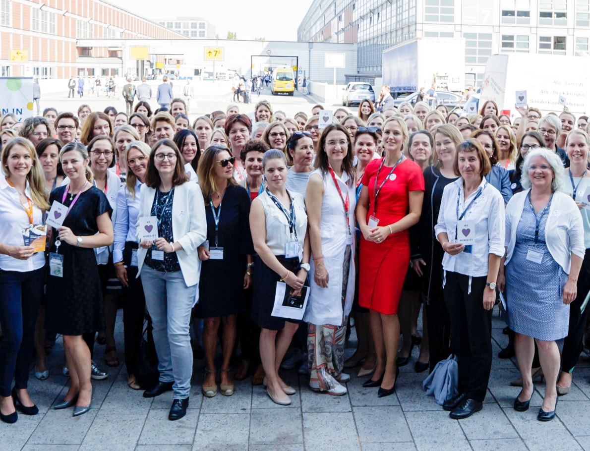 Nachhaltig für die Umwelt - LAT Mitarbeiterinnen für mehr Frauen in MINT-berufen.