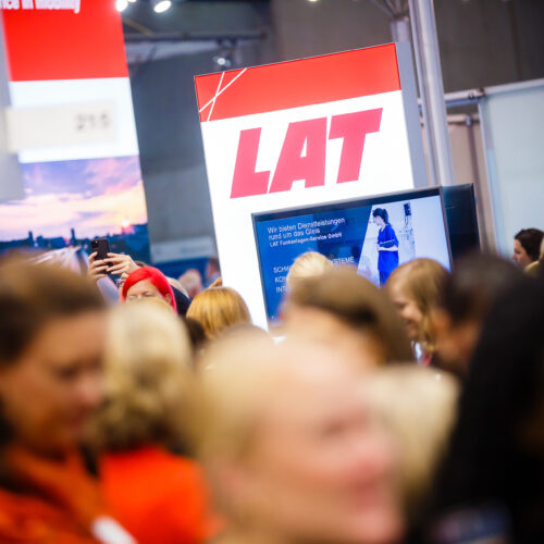 LAT Stand Familienunternehmen auf der Messe